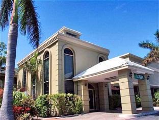 Hilton Garden / The Keys Collection Hotel 3*
